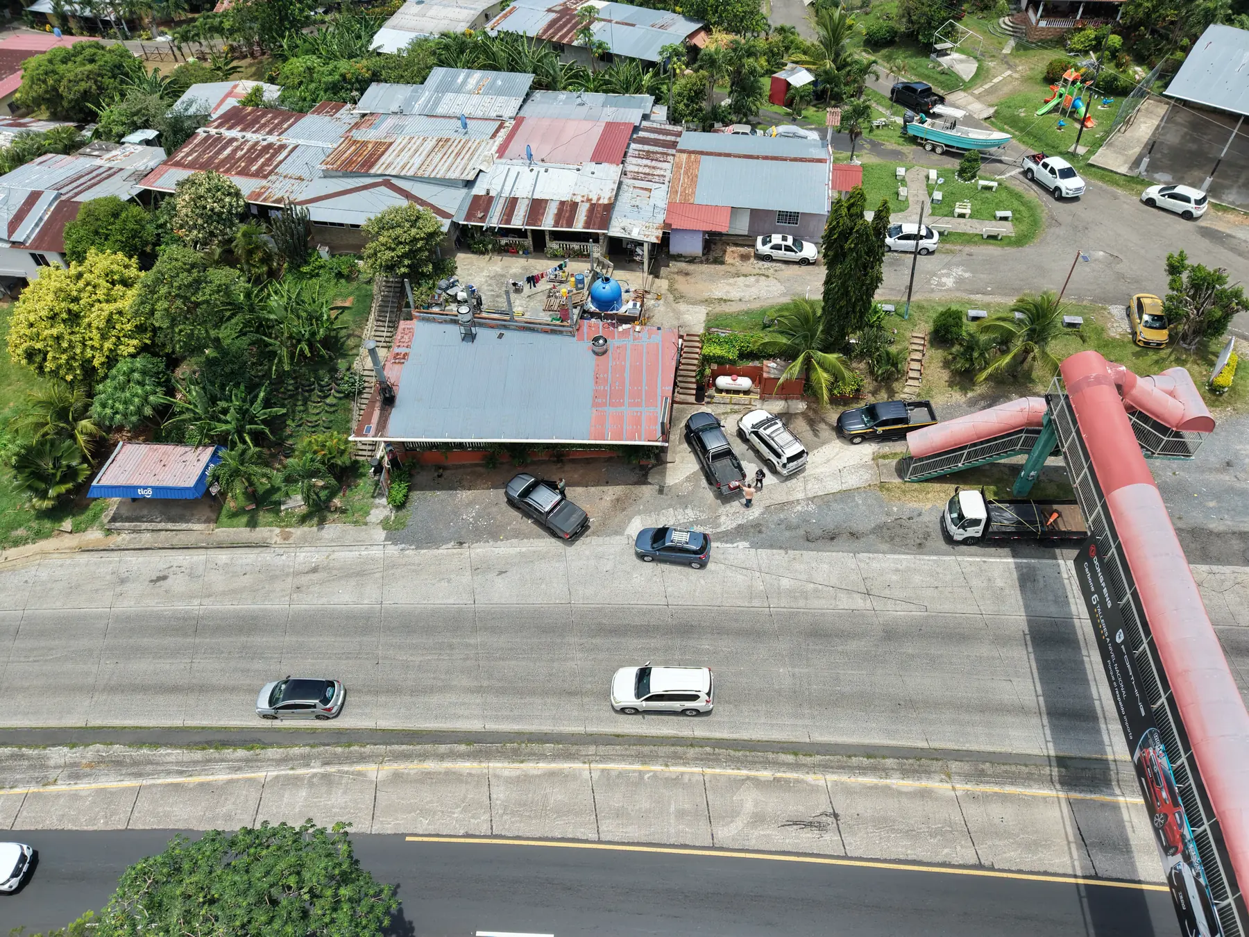 El Rancho Interiorano visto desde el aire, junto a la carretera Interamericana
